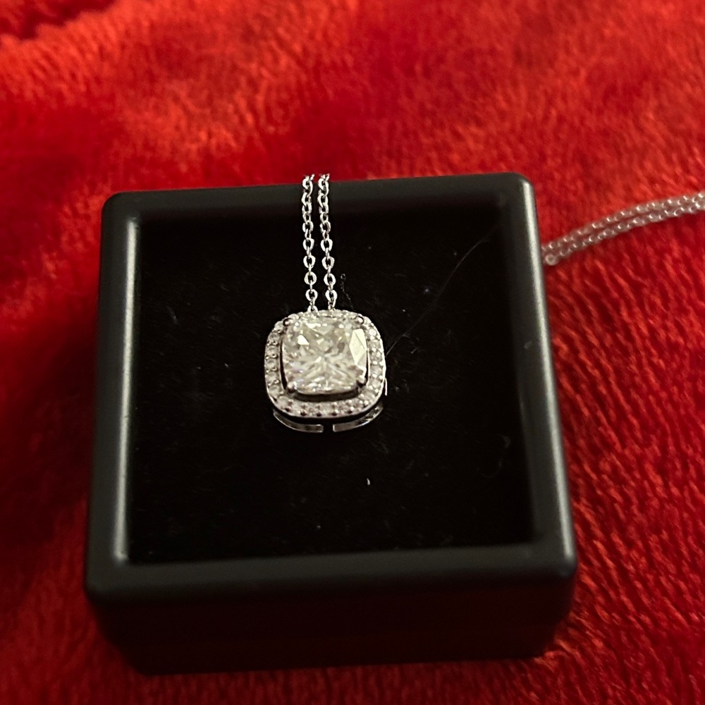 Luxury Moissanite Diamond 2.15 CT‎ square halo Necklace retail $300